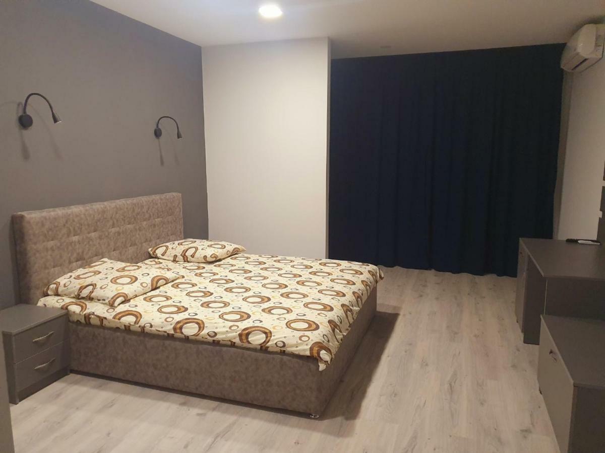 Apartments Yes Ужгород Экстерьер фото