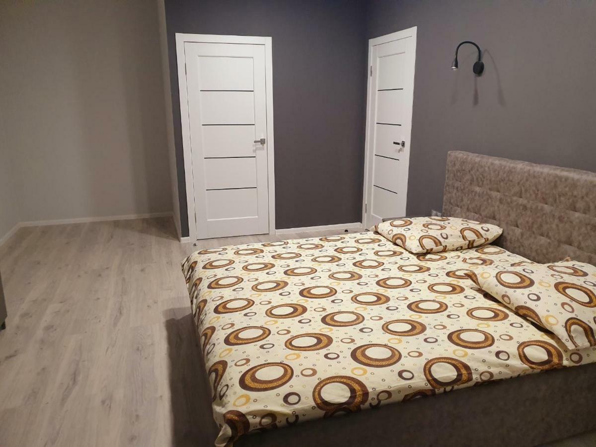 Apartments Yes Ужгород Экстерьер фото